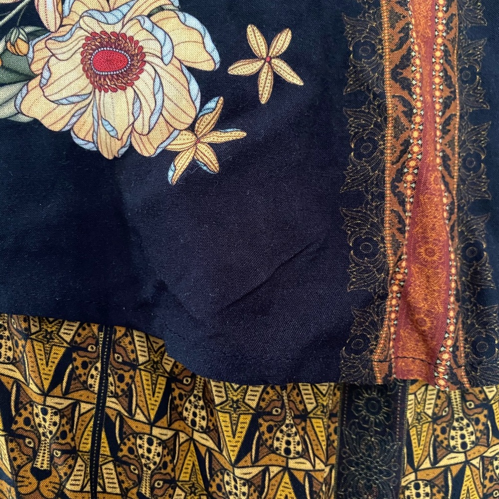 Farm Rio Midi Skirt + Envelope cropped top - Picture 13 of 15